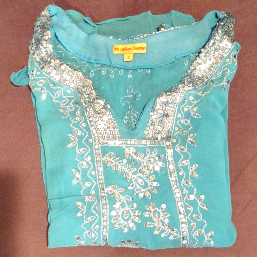 ♥️2/$30♥️Women's embroidered turquoise Indian shirt